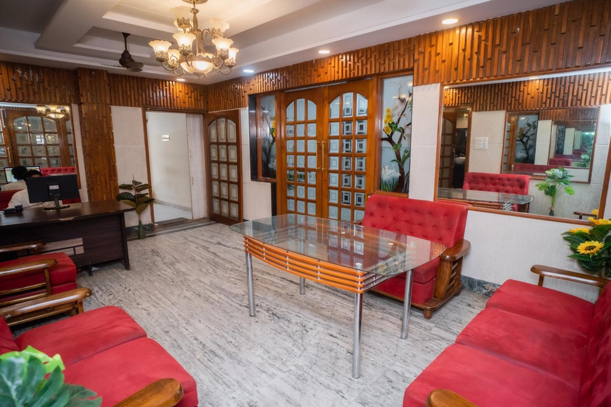 Pearl Courtyard Hostel *